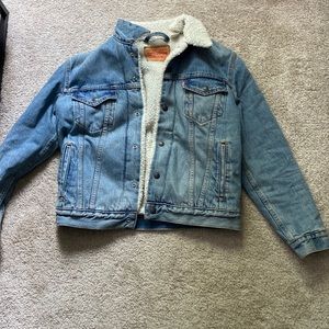 Men’s Size Small Levi Jean Jacket with Sherpa